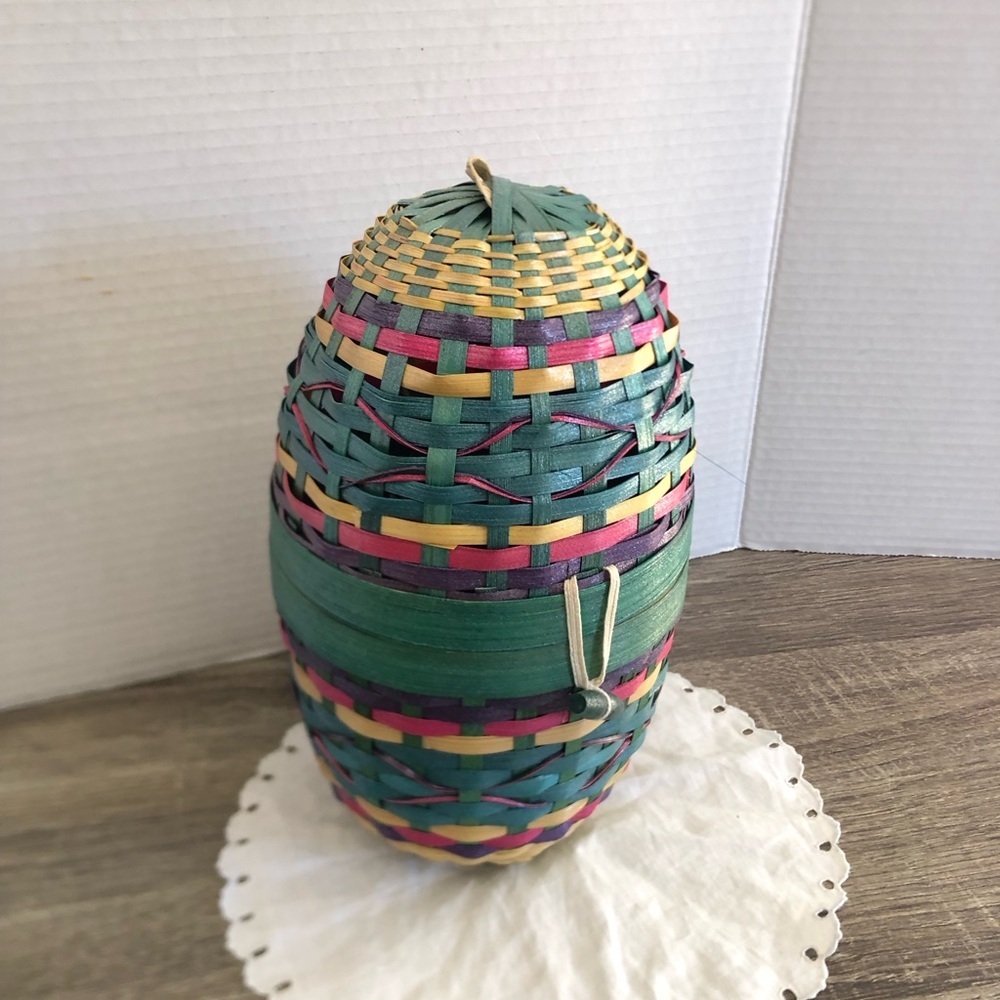 Vtg Pastel Coloured Woven Egg Basket